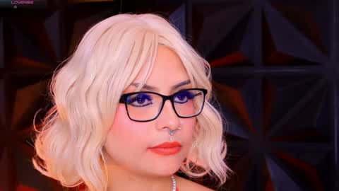 Snapshot of misselektra__ chatting on 12.27.24 ELEKTRA online show from 12.27.24