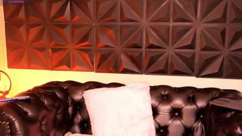 Snapshot of misselektra__ chatting on 01.06.25 ELEKTRA online show from 01.06.25