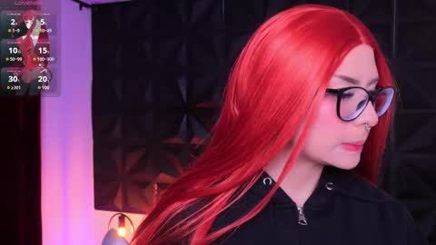 Snapshot of misselektra__ chatting on 02.12.25 ELEKTRA online show from 02.12.25