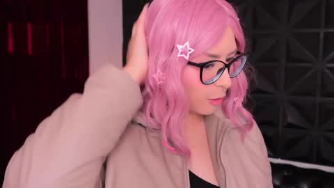 Snapshot of misselektra__ chatting on 02.18.25 ELEKTRA online show from 02.18.25