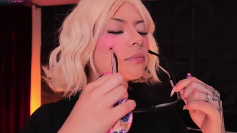 Snapshot of misselektra__ chatting on 02.25.25 ELEKTRA online show from 02.25.25