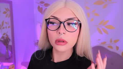 Snapshot of misselektra__ chatting on 10.08.25 ELEKTRA online show from 10.08.25