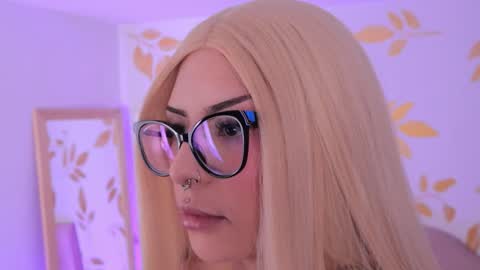 Snapshot of misselektra__ chatting on 11.17.25 ELEKTRA online show from 11.17.25