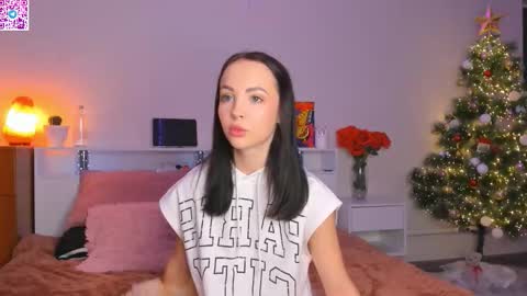 Snapshot of misseliss chatting on 12.17.25 Hello dear my name Elisa online show from 12.17.25