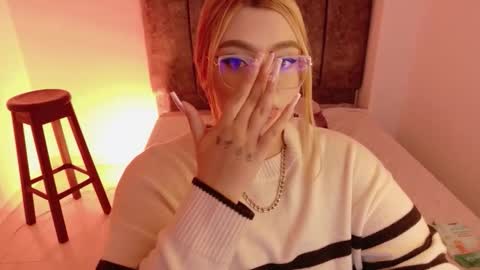 Snapshot of missevans_ chatting on 01.08.26 missevans_ online show from 01.08.26