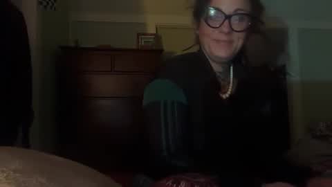 misshoneybadger333 online show from 11.08.25