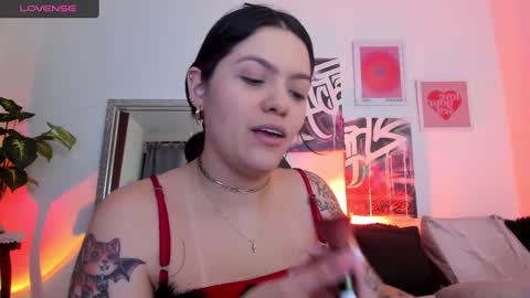 Snapshot of misshuntt3rs chatting on 02.09.25 Annie online show from 02.09.25