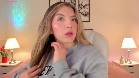 Bella Castillo online show from 09.19.25