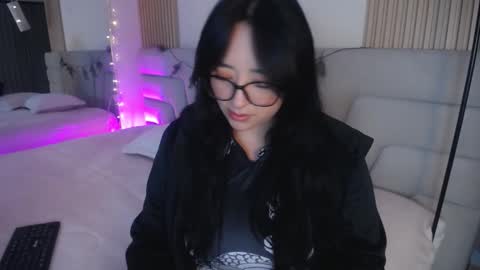 Miss Loise online show from 12.20.25