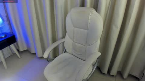 Snapshot of misslynn_ chatting on 11.09.25 i am lyn online show from 11.09.25