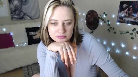 Snapshot of missmelons_ chatting on 01.29.25 Li  online show from 01.29.25