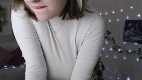 Snapshot of missmelons_ chatting on 03.12.25 Li  online show from 03.12.25