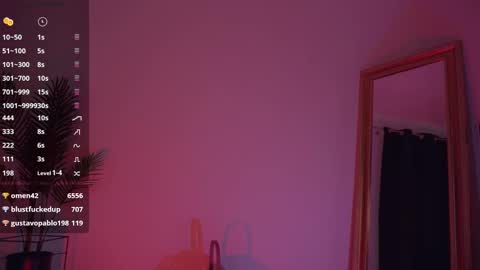 Snapshot of missmerciless chatting on 02.11.25 LUXXANDRA online show from 02.11.25