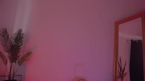 Snapshot of missmerciless chatting on 02.25.25 LUXXANDRA online show from 02.25.25