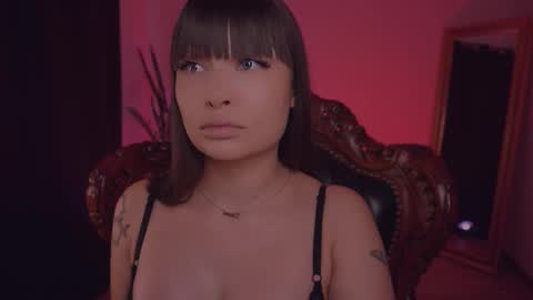 Snapshot of missmerciless chatting on 03.10.25 LUXXANDRA online show from 03.10.25