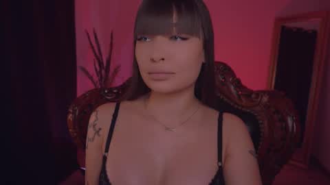 Snapshot of missmerciless chatting on 03.11.25 LUXXANDRA online show from 03.11.25