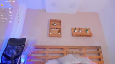 Mia  online show from 11.10.25