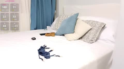 Mia online show from 12.30.24