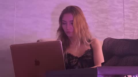 missmiroslava online show from 03.18.26