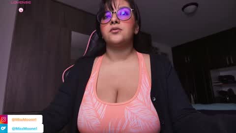 MissMoon online show from 09.11.25