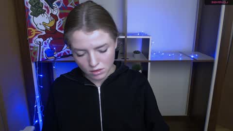 Snapshot of missoliviaa_ chatting on 12.12.24 Olivia online show from 12.12.24