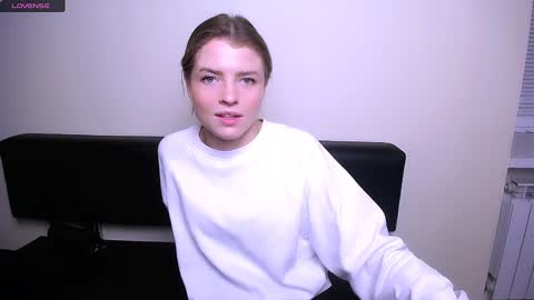 Snapshot of missoliviaa_ chatting on 12.14.24 Olivia online show from 12.14.24