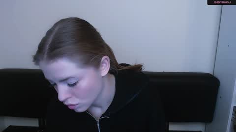 Snapshot of missoliviaa_ chatting on 01.03.25 Olivia online show from 01.03.25