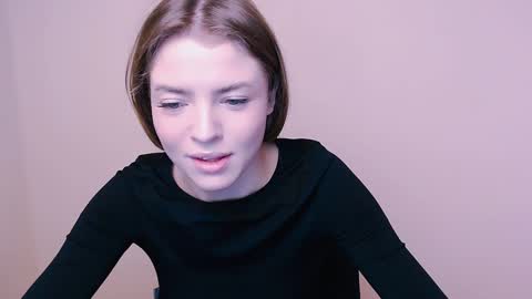 Snapshot of missoliviaa_ chatting on 01.04.25 Olivia online show from 01.04.25