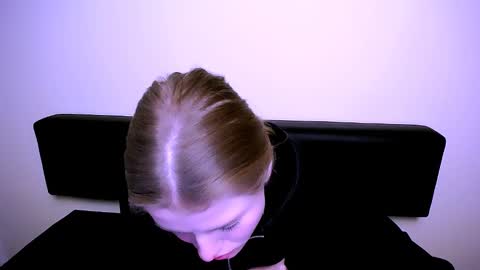 Snapshot of missoliviaa_ chatting on 01.31.25 Olivia online show from 01.31.25