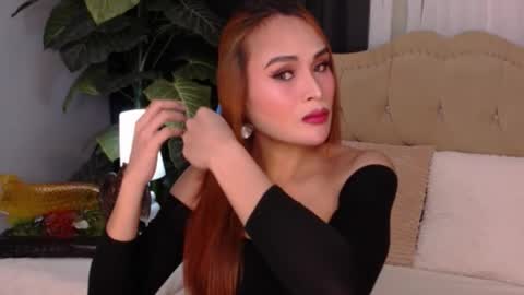 Snapshot of missoliviaontop chatting on 04.12.26 missoliviaontop online show from 04.12.26