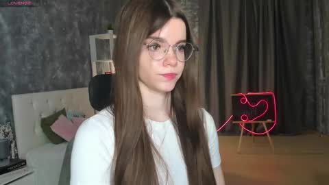 misss_evelyne online show from 12.16.25