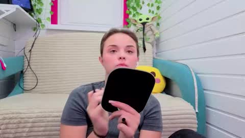 Snapshot of misss_viki chatting on 11.09.25 . online show from 11.09.25