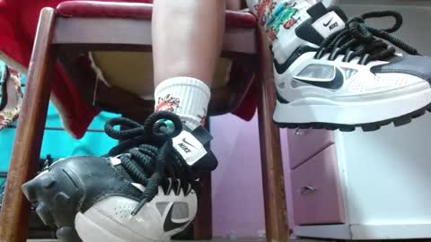 TELL ME MISS online show from 03.23.26