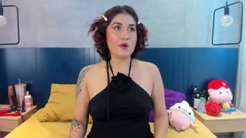 Snapshot of misssavage__ chatting on 02.17.26 victoria online show from 02.17.26