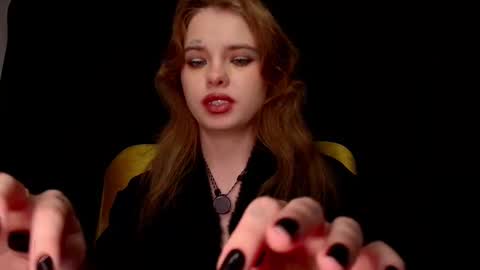 Snapshot of missslola chatting on 01.12.26 Misss Lola Angel online show from 01.12.26