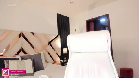 Snapshot of missthailand_ chatting on 02.19.26 Fernanda Davila online show from 02.19.26