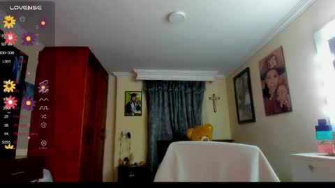 Snapshot of missvalery1 chatting on 05.06.26 missvalery1 online show from 05.06.26
