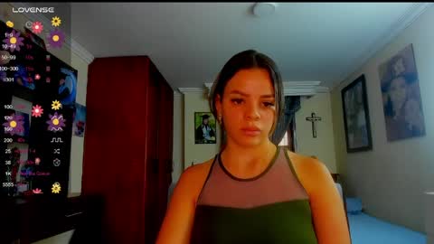 Snapshot of missvalery1 chatting on 05.19.26 missvalery1 online show from 05.19.26