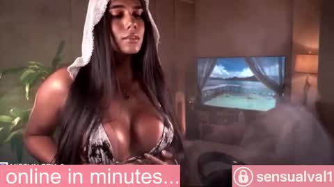 Snapshot of missvalery_1 chatting on 11.18.25 OF online show from 11.18.25