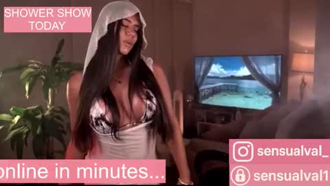 Snapshot of missvalery_1 chatting on 11.20.25 OF online show from 11.20.25