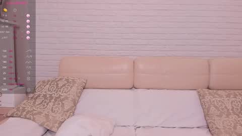 missxcaprice online show from 10.25.25