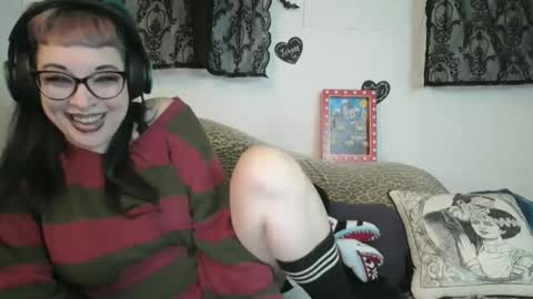 Snapshot of missy_dee chatting on 03.11.26 Missy Dee online show from 03.11.26