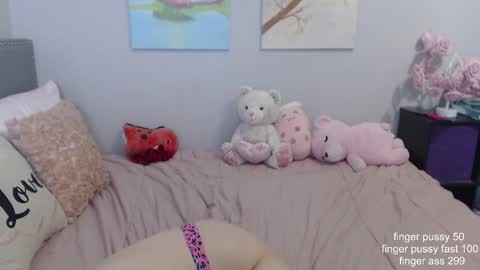 Snapshot of missyinpinkk chatting on 02.10.25 Missy online show from 02.10.25