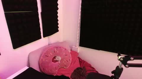 Snapshot of missymixingmiss chatting on 09.16.25 lauren online show from 09.16.25