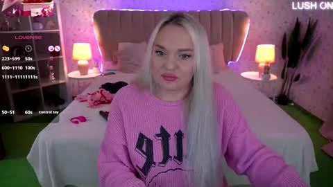 Snapshot of missyymarty chatting on 11.24.25 missyymarty online show from 11.24.25