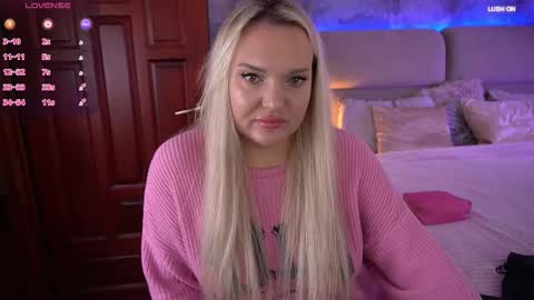 Snapshot of missyymarty chatting on 12.03.25 missyymarty online show from 12.03.25