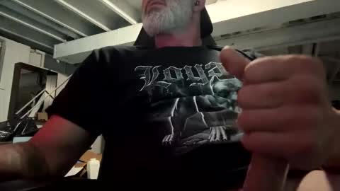 AJ online show from 10.29.25