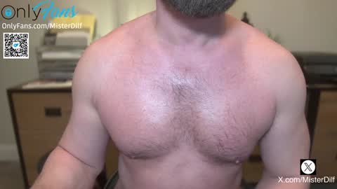 Snapshot of mister_dilf chatting on 01.15.25 MISTER DILF online show from 01.15.25