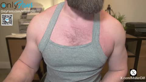 Snapshot of mister_dilf chatting on 03.04.25 MISTER DILF online show from 03.04.25