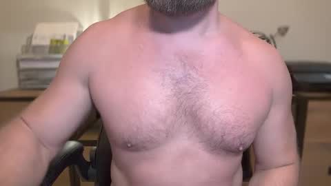Snapshot of mister_dilf chatting on 09.12.25 MISTER DILF online show from 09.12.25